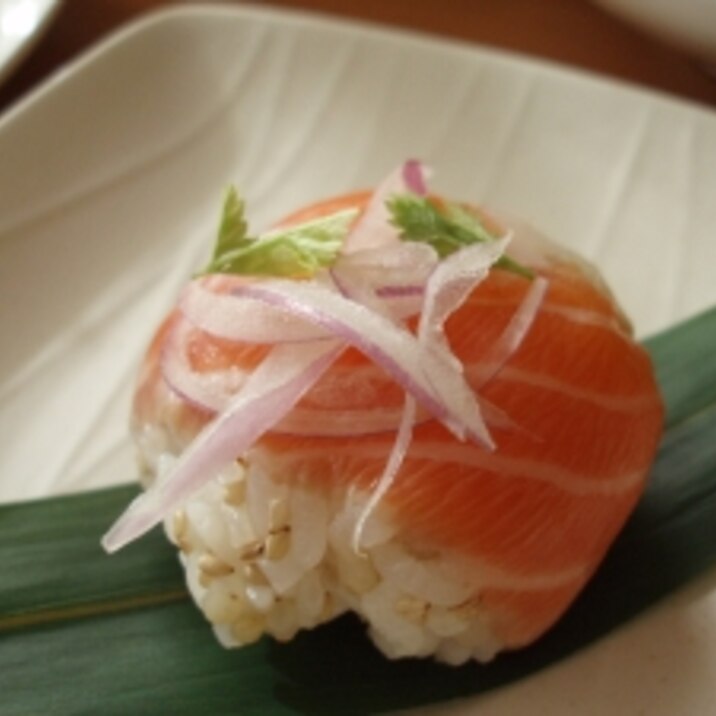 サーモンの手まり寿司